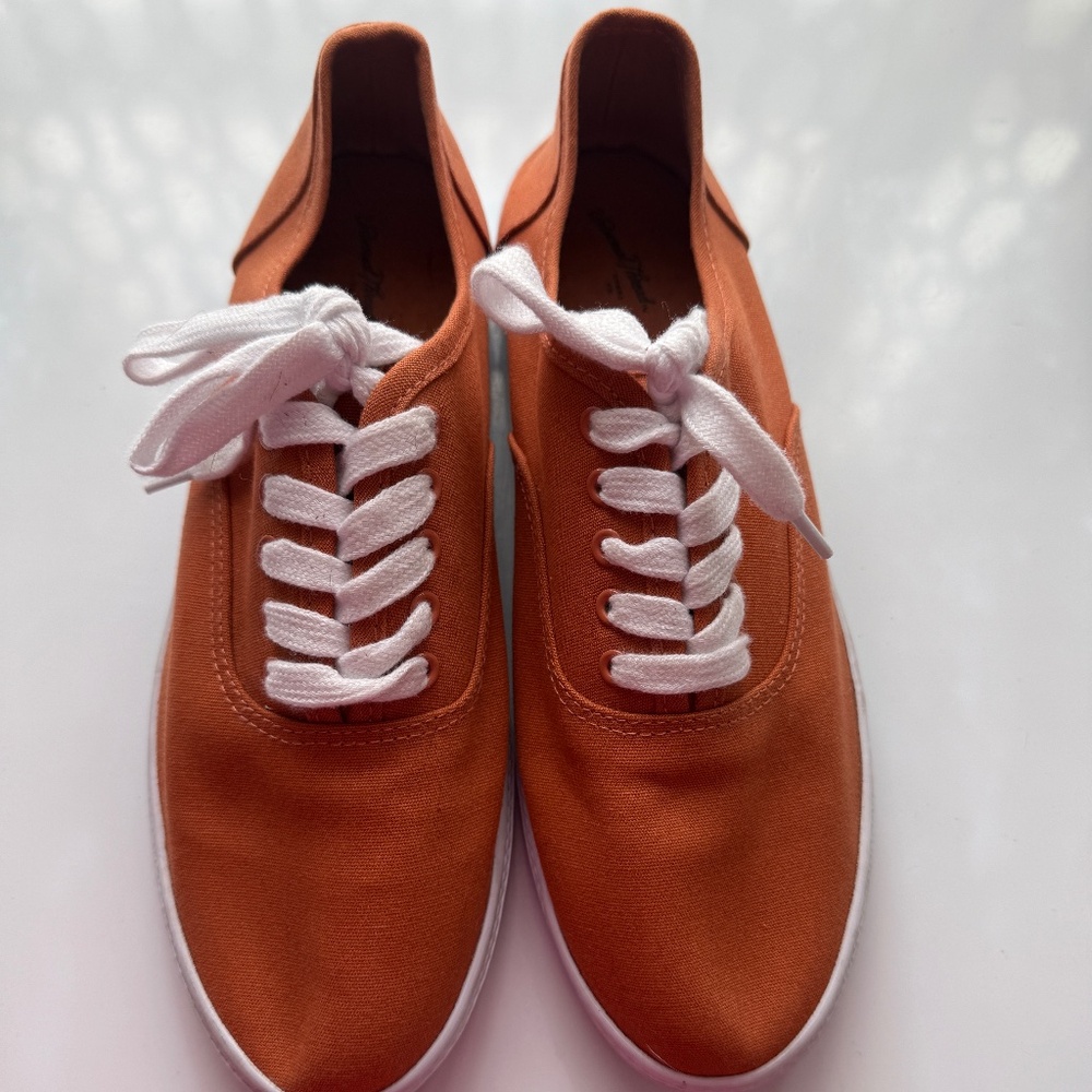 Universal thread Lunea Lace Up Sneakers Dark Orange